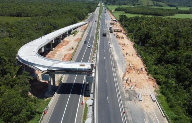 ViaCosteira fará içamento de vigas em viaduto da BR-101 em Paulo Lopes