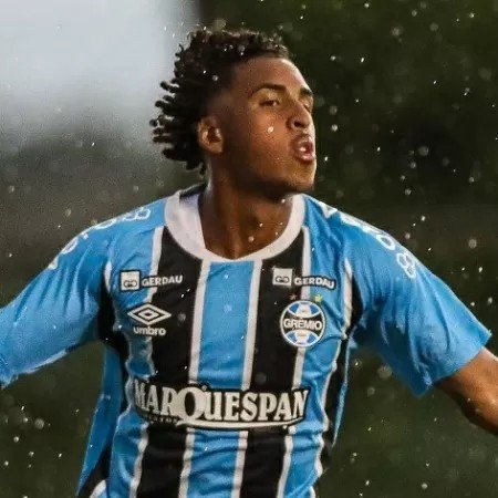 Vitor Ramon comemora gol marcado pelo Grêmio contra o Falcon pela Copinha