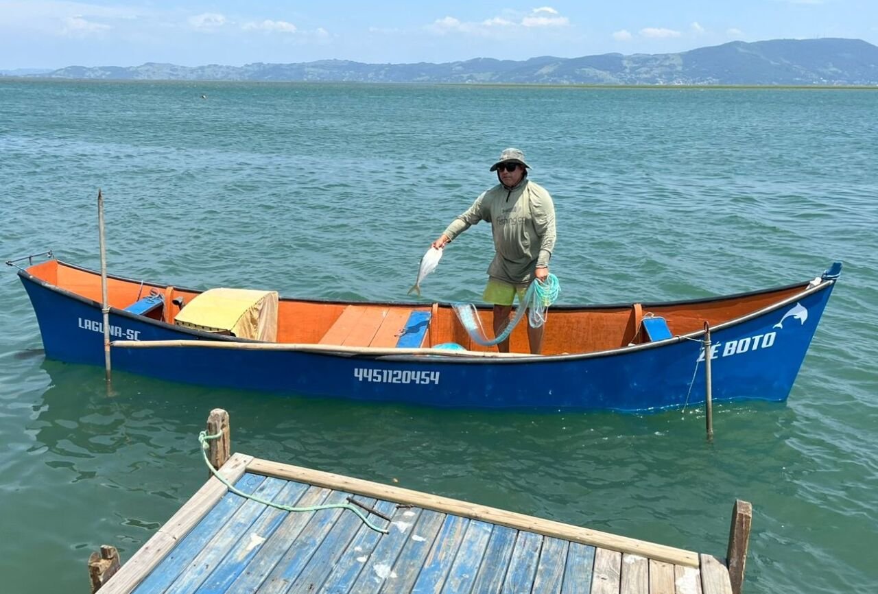Pesca com botos em Laguna