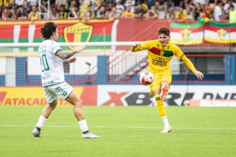 Confira os resultados dos jogos de ida das semifinais do Catarinense