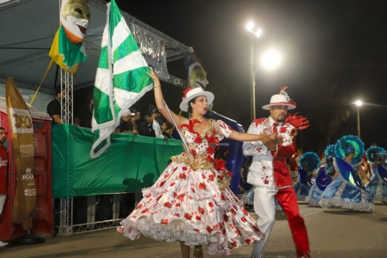 Carnaval de Laguna 2026 reúne 250 mil pessoas e movimenta R$ 50 milhões