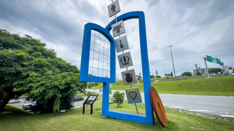 Monumento ao Povoamento Açoriano é reinaugurado em Florianópolis