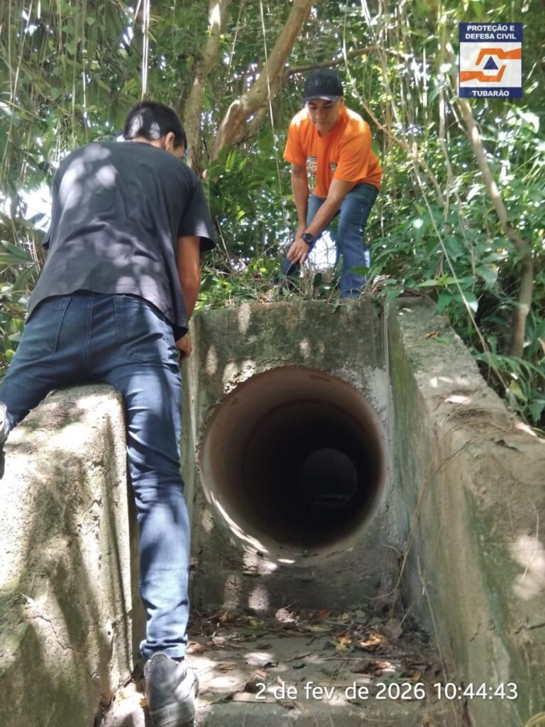 Defesa Civil realiza manutenção nas comportas do Rio Tubarão