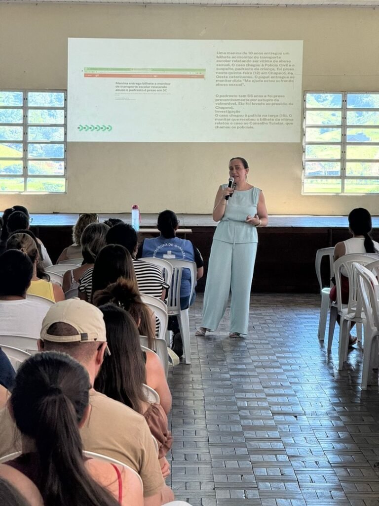 Gravatal capacita profissionais para acolhimento de relatos de violência infantil