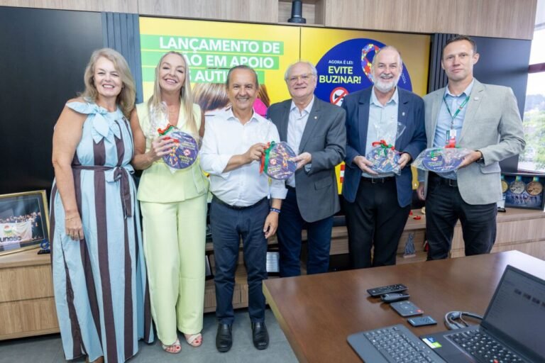 Santa Catarina lança selo “Pessoa com Autismo a Bordo” para conscientização no trânsito