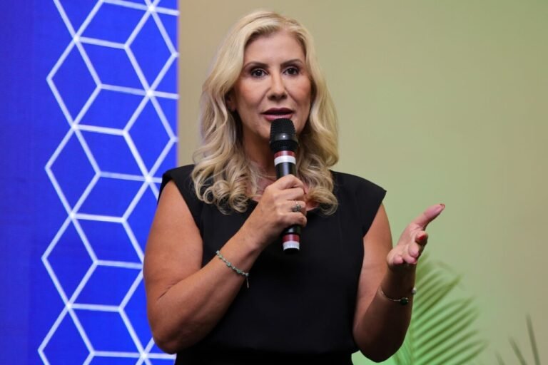 Pelo Estado – Valorizar quem ensina é construir o futuro de Santa Catarina 