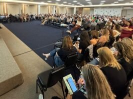 Capacitação reúne lideranças das APAEs de todo o estado em Florianópolis Capacitação reúne lideranças das APAEs em Florianópolis