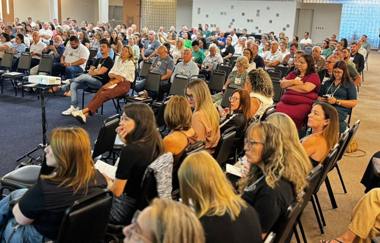 Capacitação reúne lideranças das APAEs em Florianópolis