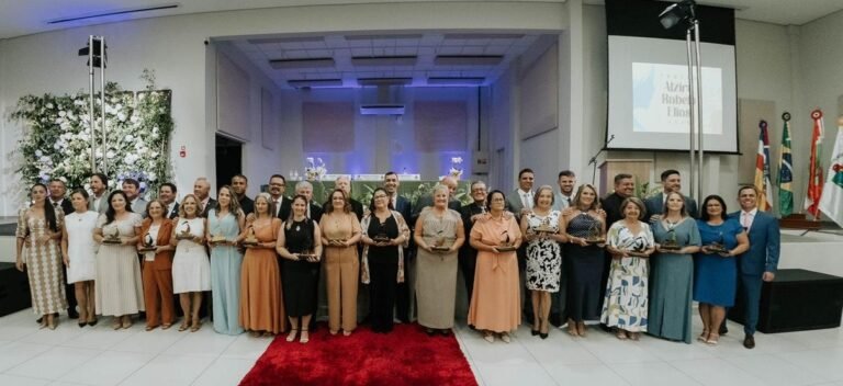 Câmara de Araranguá homenageia mulheres com Troféu Alzira Rabelo Elias