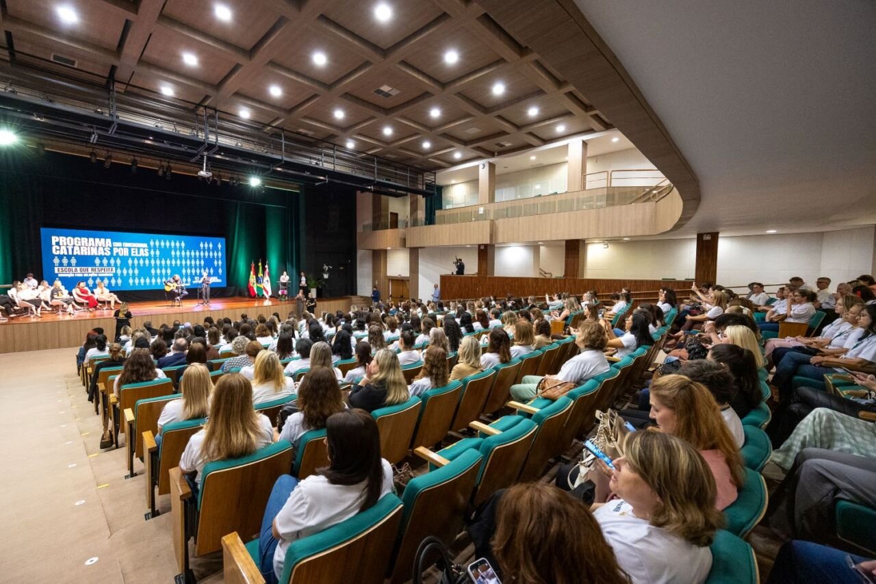 SC lança programa Escola que Respeita nas escolas
