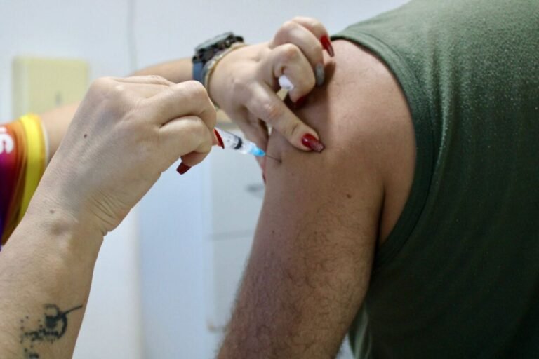 Dia D da vacinação aplica mais de 5 mil doses contra a gripe em Criciúma