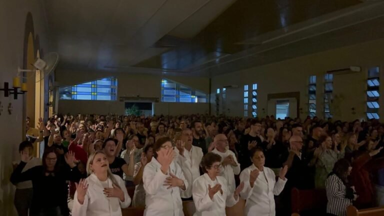 Rosário da Madrugada com Frei Gilson mobiliza fiéis e será transmitido em paróquia de Monte Castelo