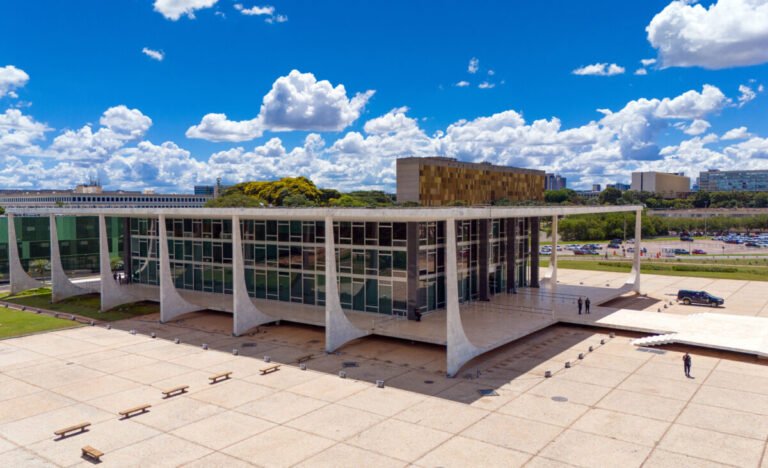 Moraes concede prisão domiciliar a Bolsonaro por 90 dias