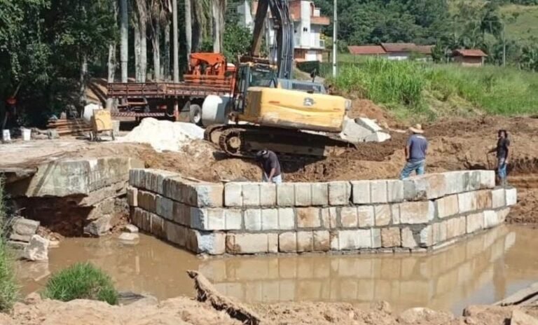 Obras da ponte Augustinho Bortolato avançam em Pedras Grandes