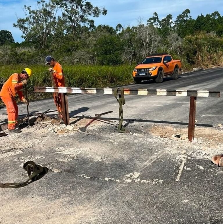 Acesso à Praia do Sol gera debate sobre segurança após abertura de trecho sobre os trilhos em Laguna