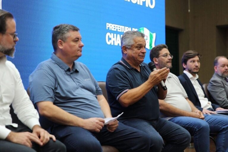 João Rodrigues dá largada na corrida pelo governo de SC