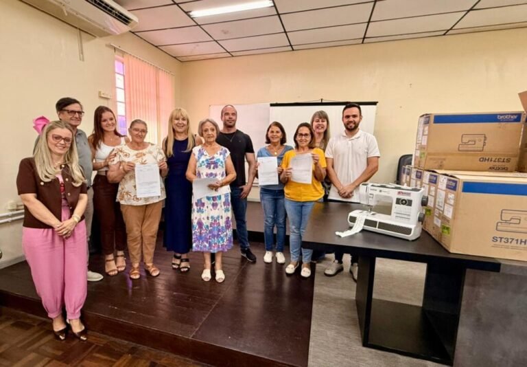 Tubarão recebe 32 máquinas de costura para fortalecer grupos de mulheres