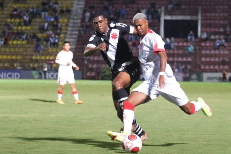 Botafogo deve R$ 75 mil ao Hercílio Luz após empréstimo de jogador