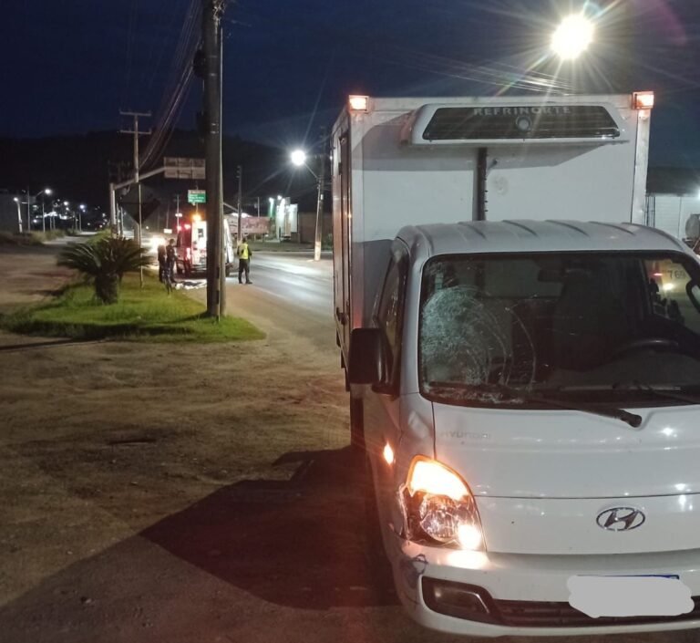 Ciclista morre após acidente com caminhão na SC-370, em Tubarão