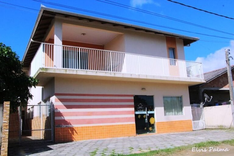 Creche de Laguna faz evento para evitar fechamento