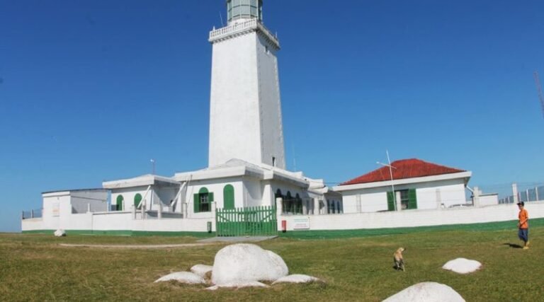 Farol de Santa Marta abre para visitação interna no feriado em Laguna