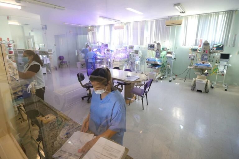 Santa Catarina homologa concurso da saúde após 14 anos e prevê convocação de 600 profissionais