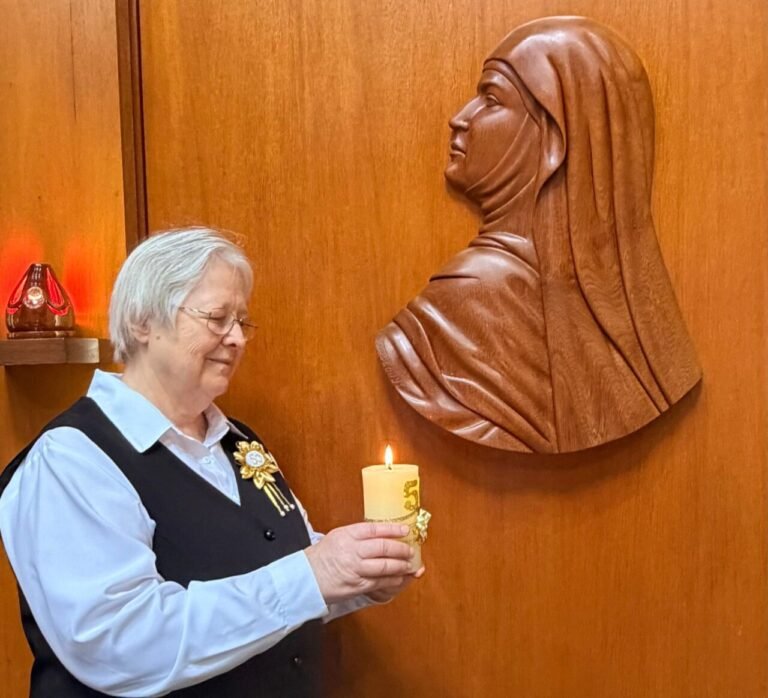 Irmã Terezinha Buss celebra 50 anos de vida religiosa com trajetória no Hospital São José