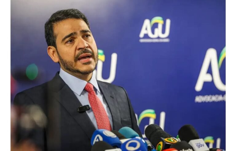 Lula indica Jorge Messias ao STF; Senado vai analisar indicação