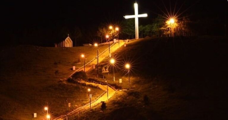 Morador vê conta disparar e descobre que pagava luz de ponto turístico em SC