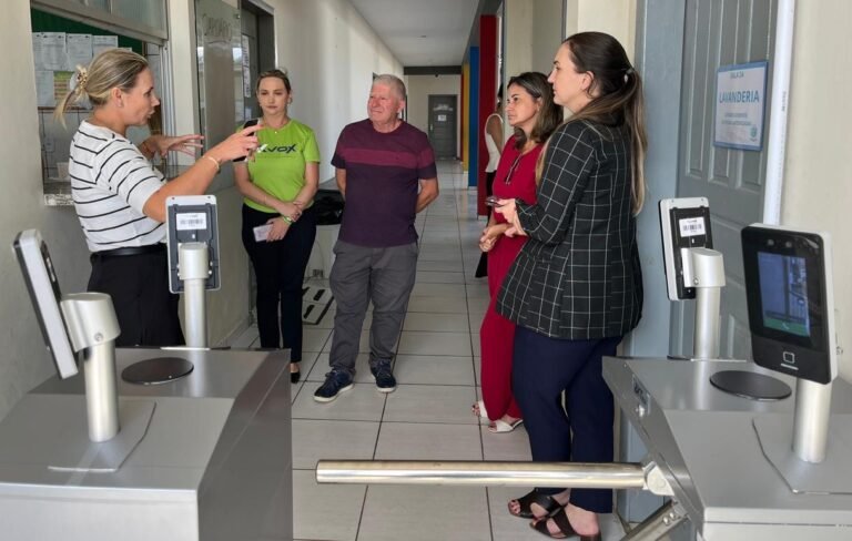 Arroio do Silva avalia uso de reconhecimento facial em escolas