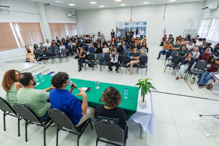 Garopaba recebe seminário sobre horta e compostagem nas escolas