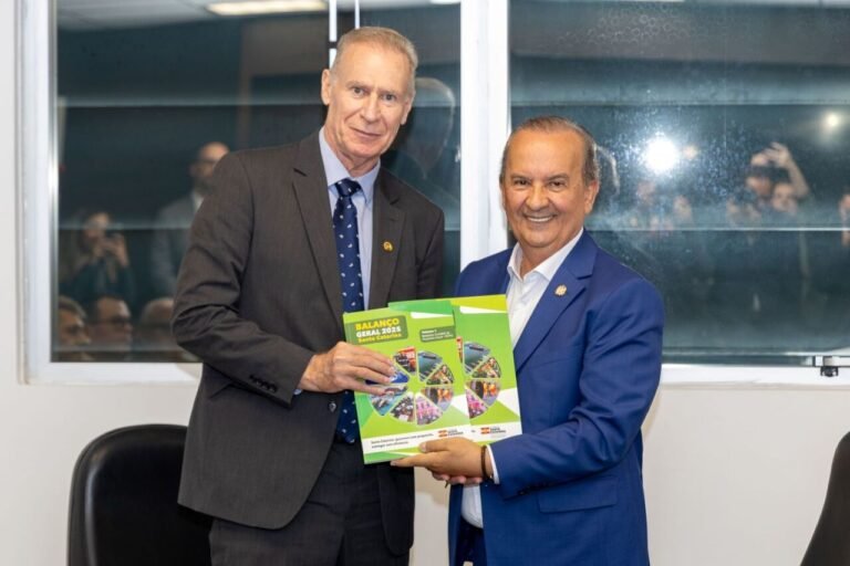 Governo entrega prestação de contas ao TCE/SC 