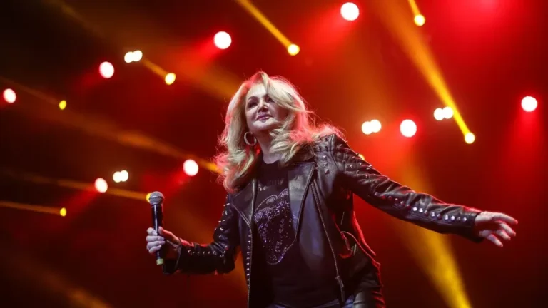 Bonnie Tyler coma induzido