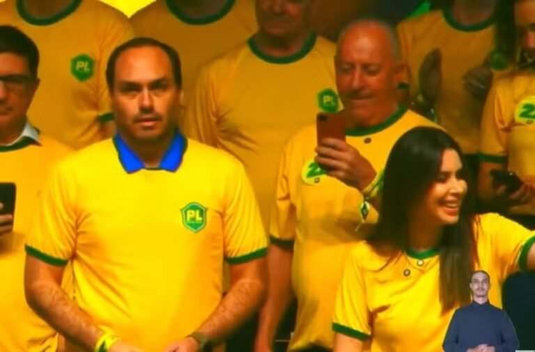 PL lança Carlos Bolsonaro como pré-candidato ao Senado por Santa Catarina