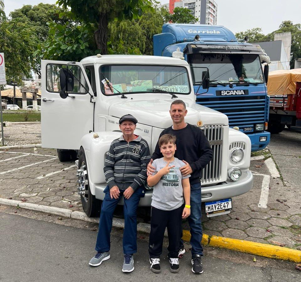 feira de carros antigos em Tubarão
