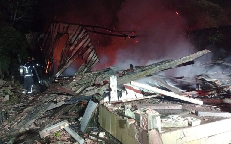 incêndio em residência em Tubarão