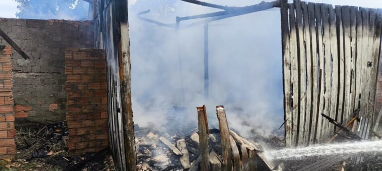 incêndio em residência Laguna