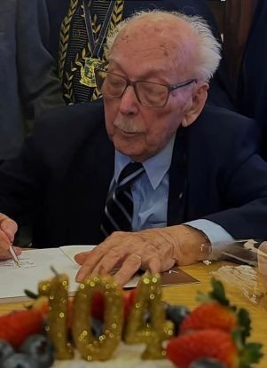 Lindomar Tounier lança livro no aniversário de Tubarão