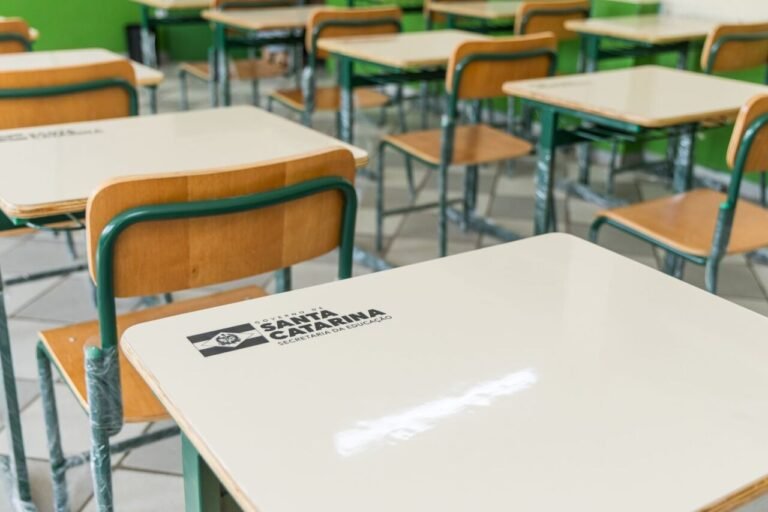 Professor é afastado e denunciado por tocar no seio de aluna em escola pública de SC