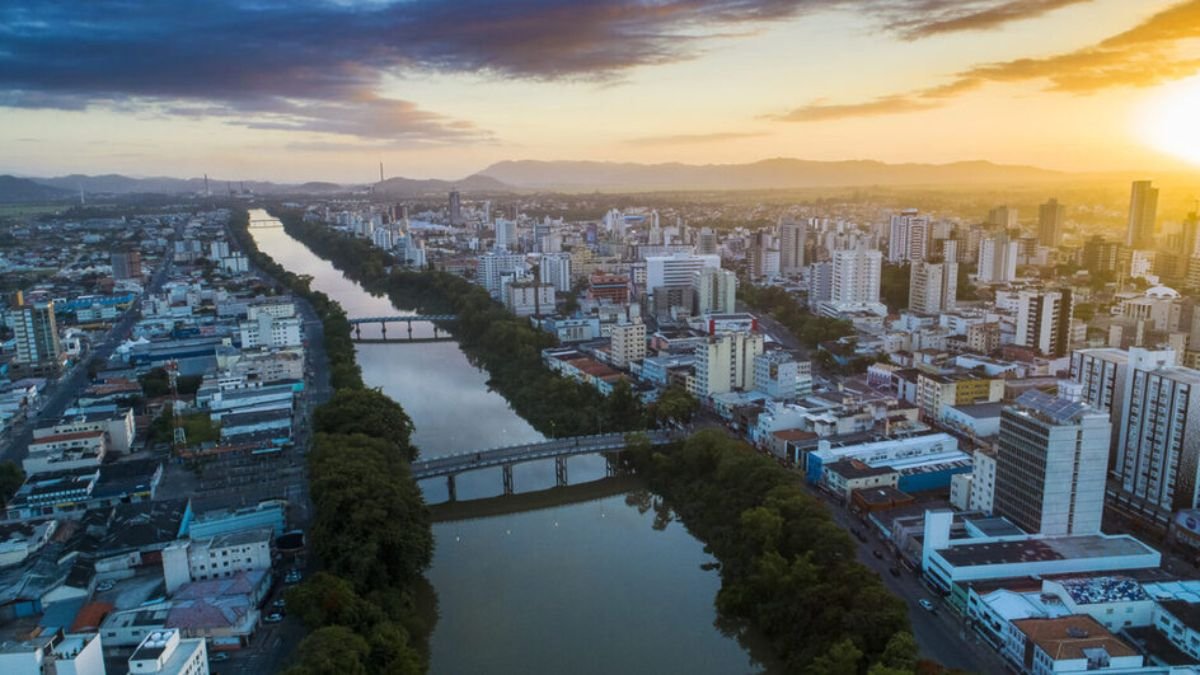 Tubarão comemora 156 anos