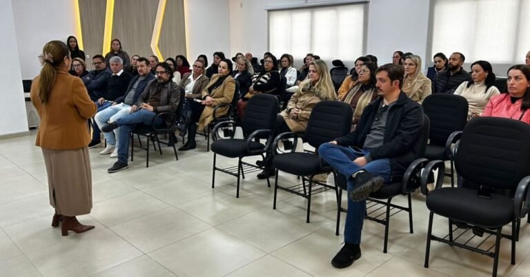 Araranguá lança projeto de saúde mental voltado aos profissionais da educação