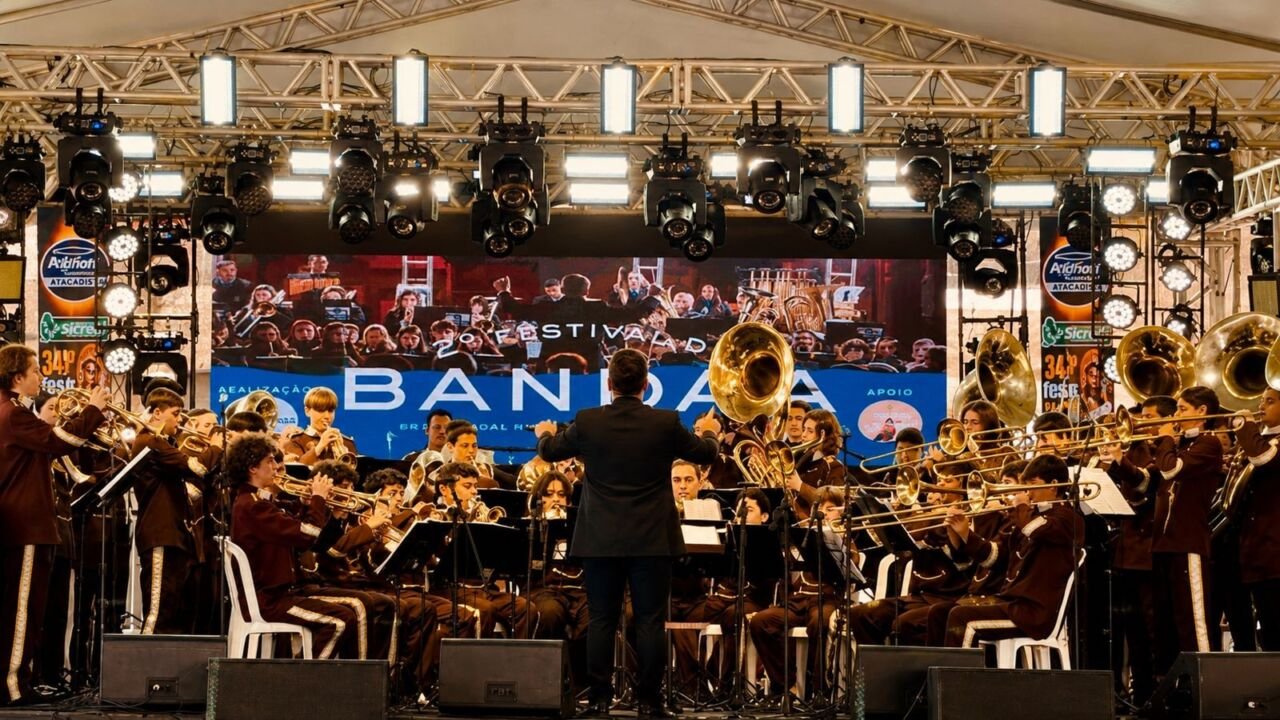 banda dehon1 Festival de Bandas em Laguna