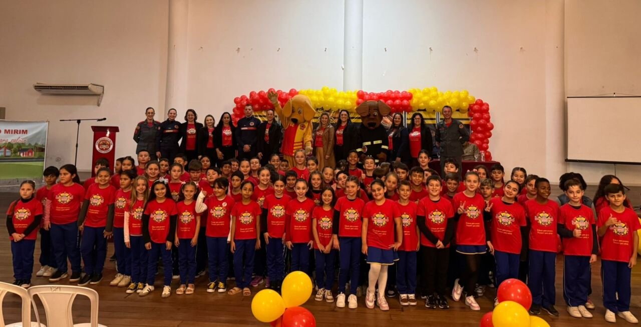 formatura Bombeiro Mirim em Treze de Maio
