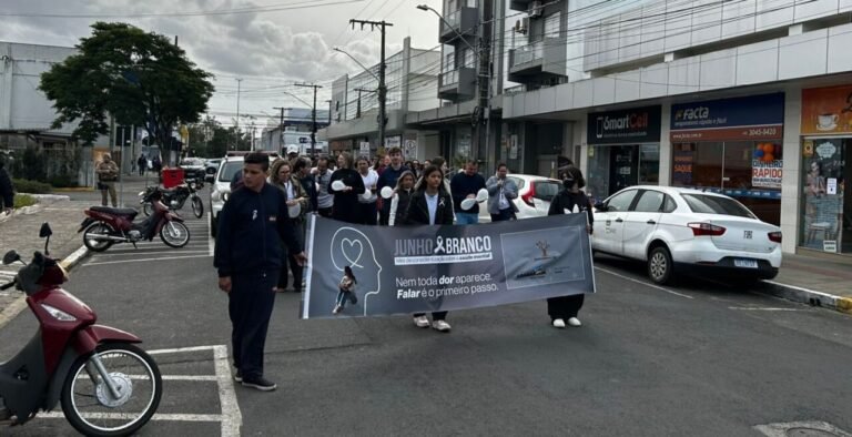 Caminhada reforça prevenção ao uso de drogas e mobiliza comunidade em Araranguá