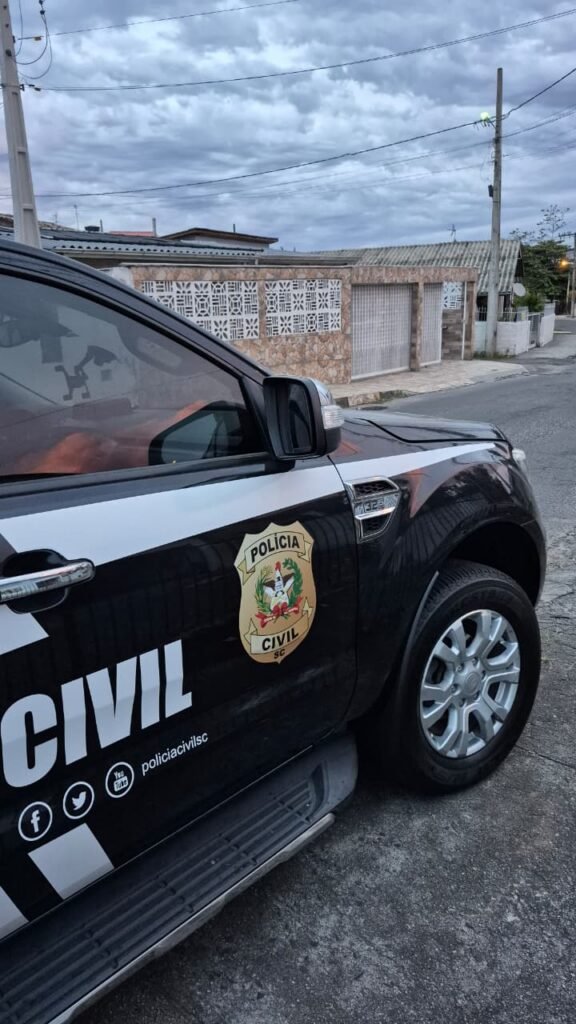 Homem é preso com armas após ameaça em Meleiro