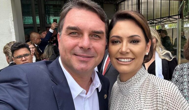 Michelle nega briga com Flávio Bolsonaro e defende união para eleições de 2026