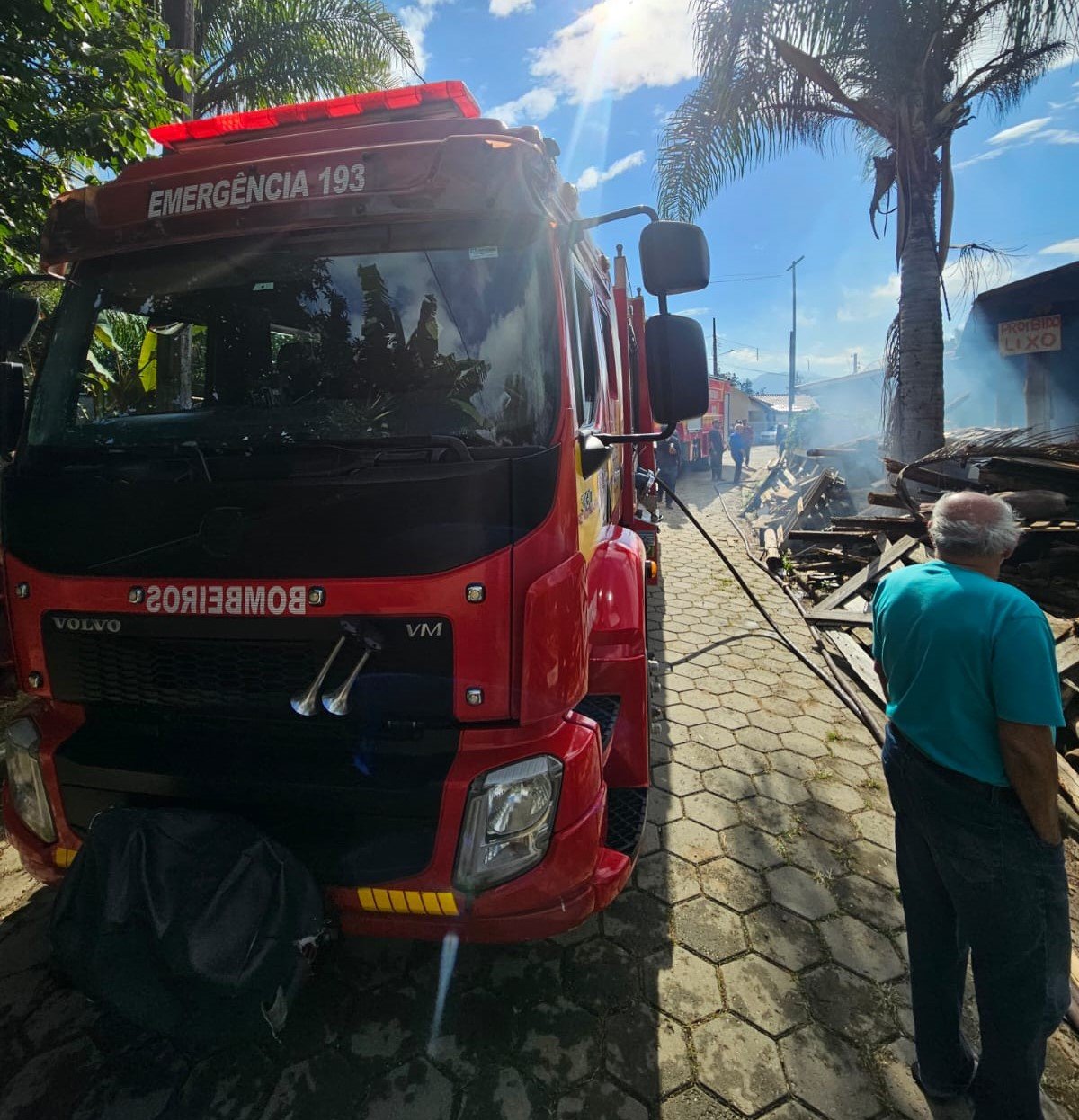 incêndio em fábrica de cerâmica