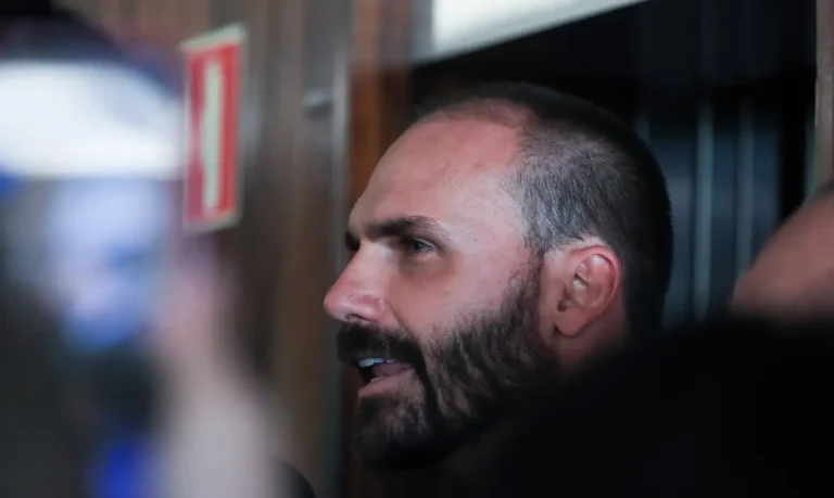 STF decide se Eduardo Bolsonaro será condenado por coação em processo da trama golpista