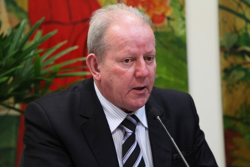 PSDB decide apoiar Jorginho Mello