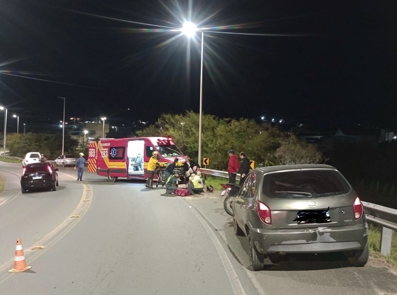 Motociclista fica ferido após sair da pista na SC-370 a Acidente com motociclista